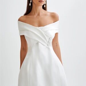 Meshki Evita Elegant Off-Shoulder White Dress